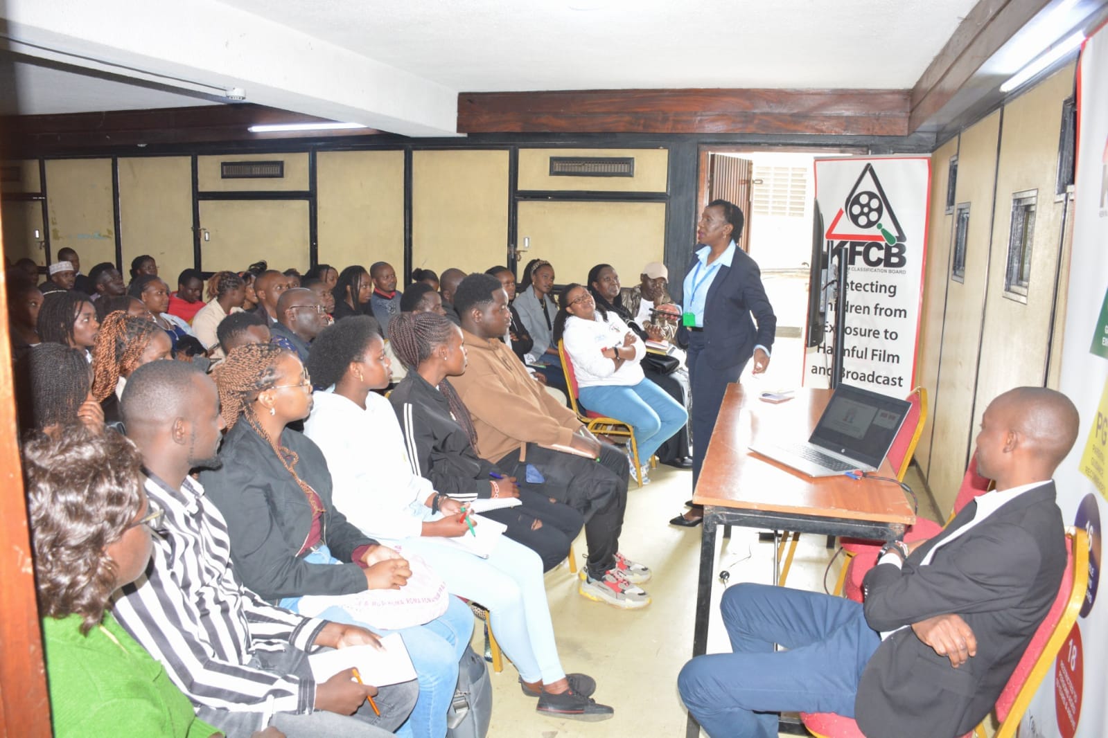 𝐒𝐞𝐜𝐫𝐞𝐭𝐚𝐫𝐲 𝐘𝐨𝐮𝐭𝐡 𝐃𝐞𝐯𝐞𝐥𝐨𝐩𝐦𝐞𝐧𝐭 𝐔𝐫𝐠𝐞𝐬 𝐘𝐨𝐮𝐧𝐠 𝐏𝐞𝐨𝐩𝐥𝐞 𝐭𝐨 𝐏𝐮𝐫𝐬𝐮𝐞 𝐭𝐡𝐞𝐢𝐫 𝐂𝐚𝐫𝐞𝐞𝐫𝐬 𝐃𝐢𝐥𝐢𝐠𝐞𝐧𝐭𝐥𝐲